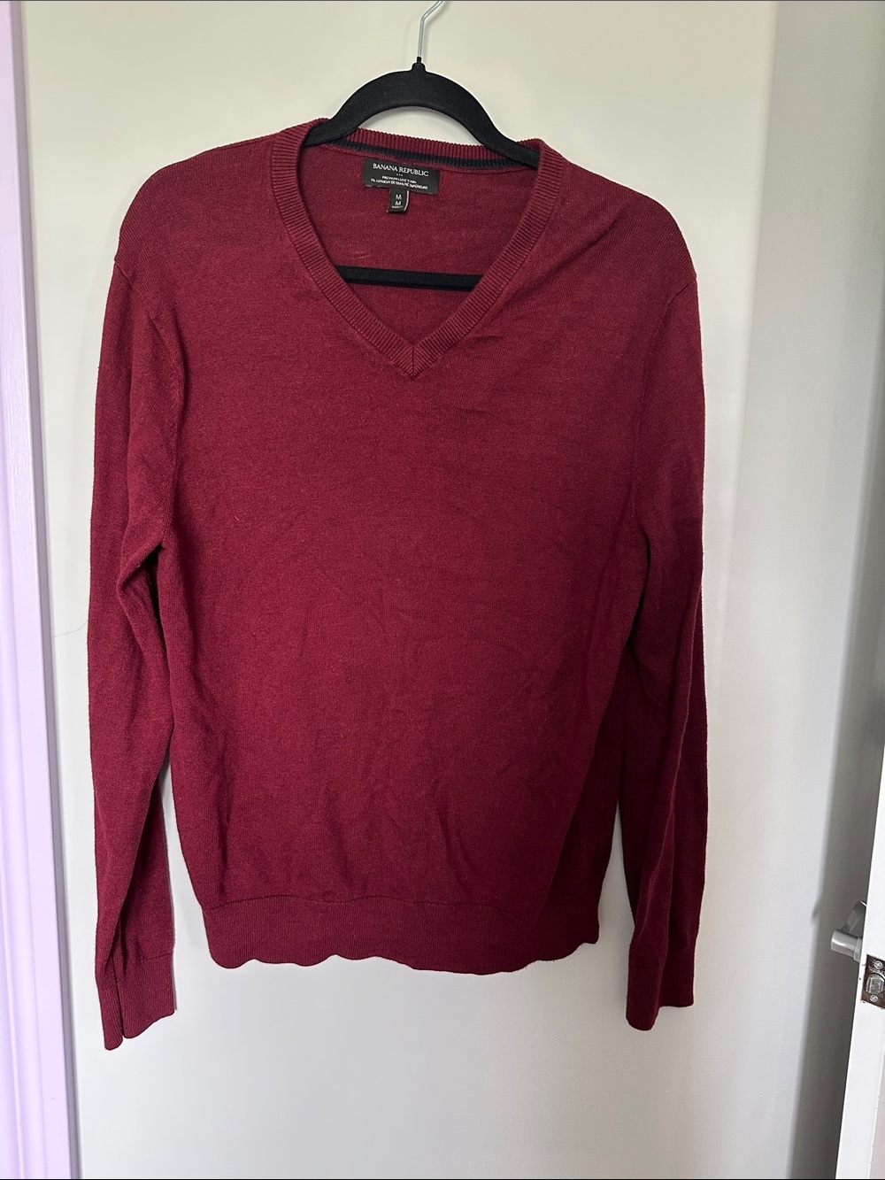 Banana Republic Men's V-Neck Sweater in Wine Red